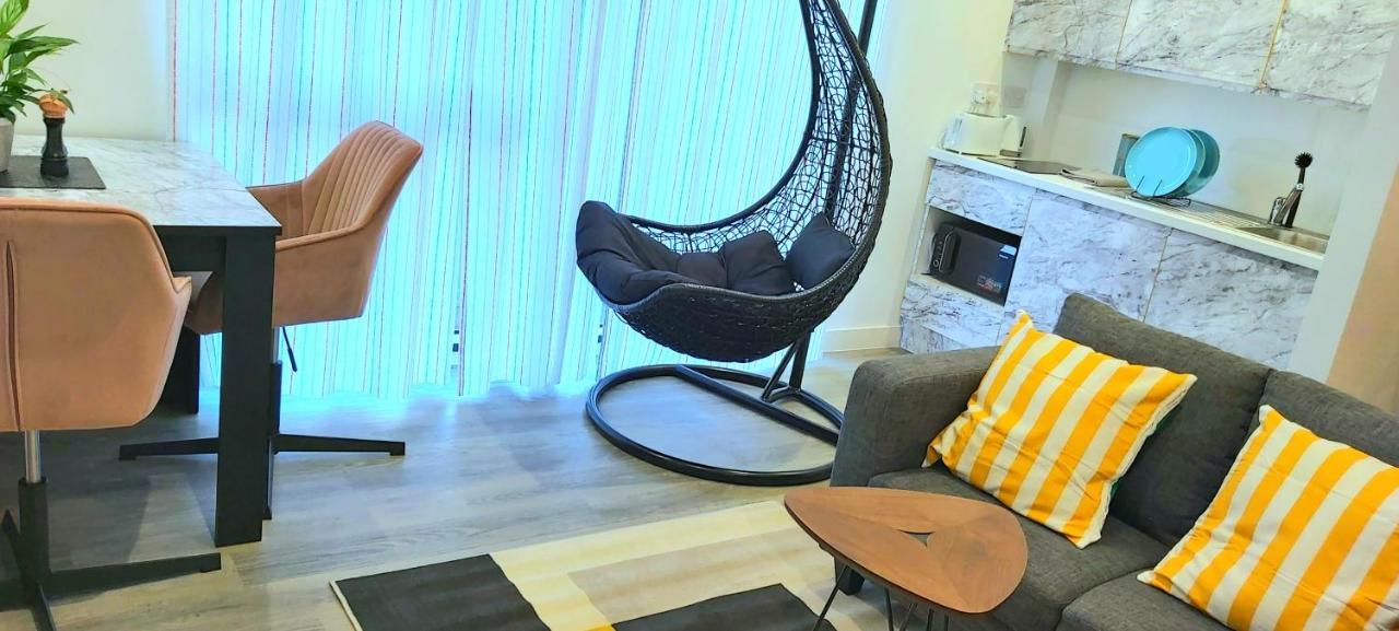 Great Studio Apartments - Netflix, Wifi, Digital Tv เชฟฟิลด์ ภายนอก รูปภาพ
