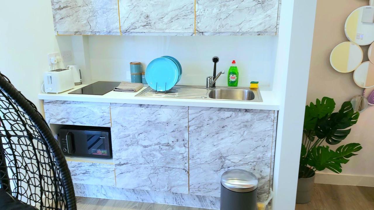 Great Studio Apartments - Netflix, Wifi, Digital Tv เชฟฟิลด์ ภายนอก รูปภาพ